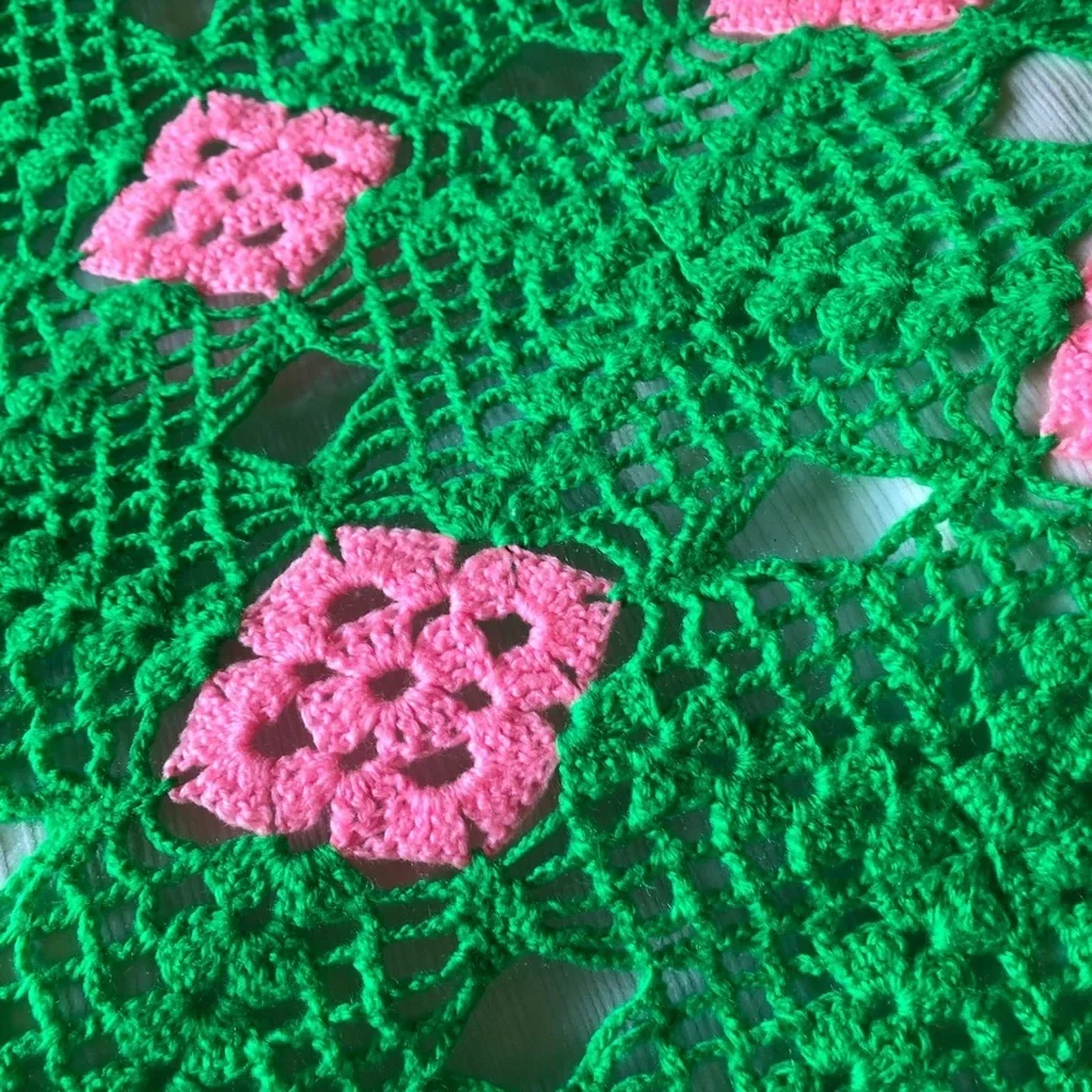 Vintage crochet bedding\blanket w pillowcases